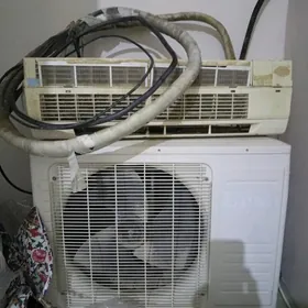 Ady.  Kansner.  Luks.  ýagdaýy