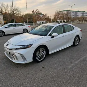 Toyota Camry 2025