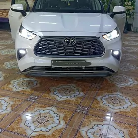 Toyota Highlander 2021