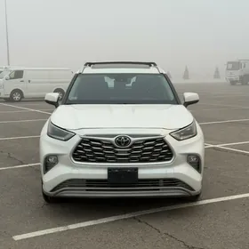 Toyota Highlander 2021