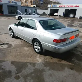 Toyota Camry 2000