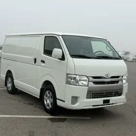 Toyota Hiace 2025