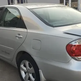 Toyota Camry 2004