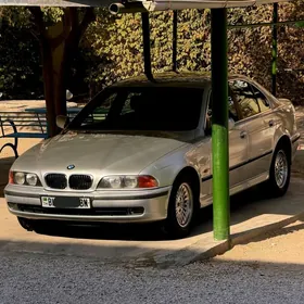 BMW E39 2000