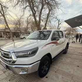 Toyota Hilux 2023