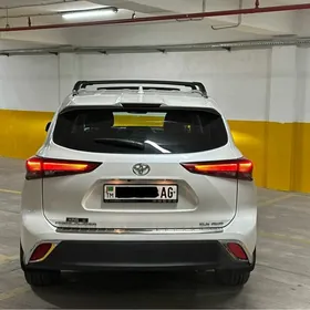 Toyota Highlander 2020