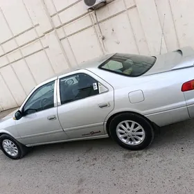 Toyota Camry 2001