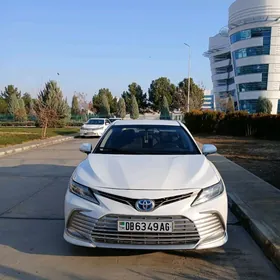 Toyota Camry 2021