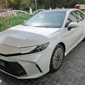Toyota Camry 2025