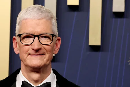 Tim Kuk Nike-yň 3 million dollarlyk paýnamasyny satyn aldy, şondan soň olaryň bahasy 5% ýokarlandy