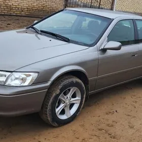 Toyota Camry 2000