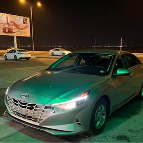 Hyundai Elantra 2022