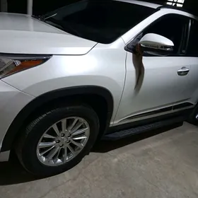 Toyota Highlander 2019