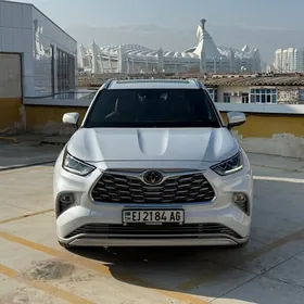 Toyota Highlander 2021