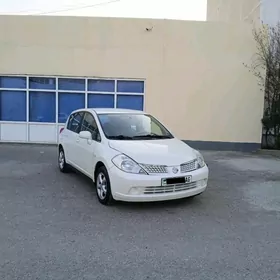 Nissan Tiida 2006