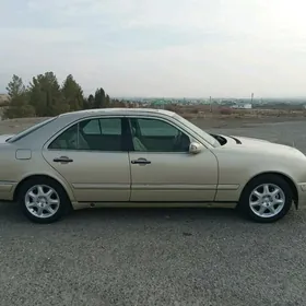 Mercedes-Benz E320 1997