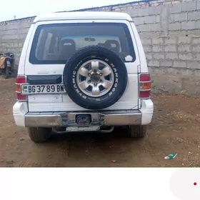 Mitsubishi Pajero 1993