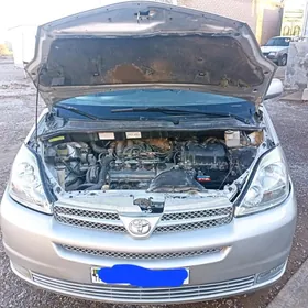 Toyota Sienna 2004