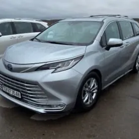 Toyota Sienna 2021