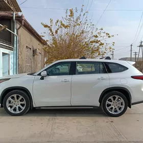 Toyota Highlander 2022