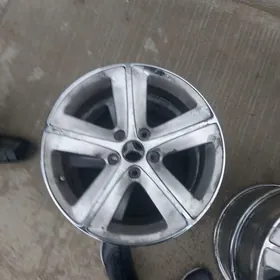 R 17 komplekt toyota