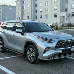 Toyota Highlander 2022