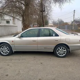 Toyota Camry 2001