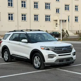 Ford Explorer 2022