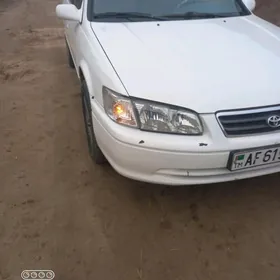Toyota Camry 1999