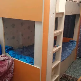 кровать двухъярусная