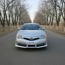 Toyota Camry 2014