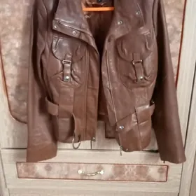 Куртка кожаная женская