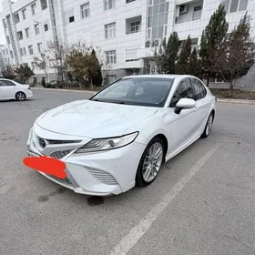 Toyota Camry 2018