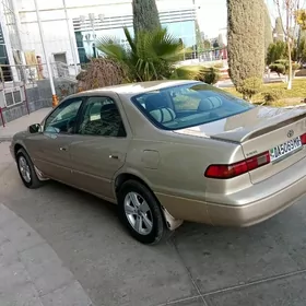 Toyota Camry 1999