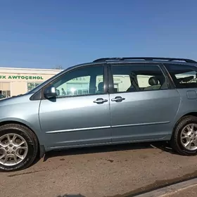 Toyota Sienna 2004