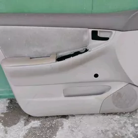 obşivka corolla 2004-2006