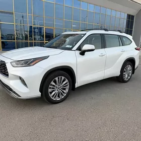 Toyota Highlander 2021