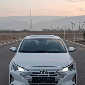 Hyundai Elantra 2020
