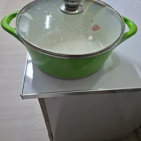 каzан и тарелки для плов