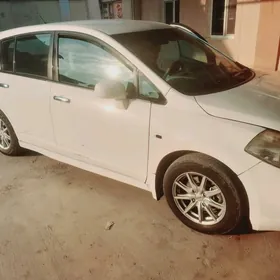 Nissan Tiida 2006