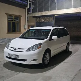 Toyota Sienna 2010