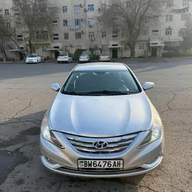 Hyundai Sonata 2011