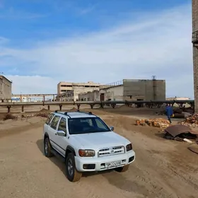 Nissan Pathfinder 2002