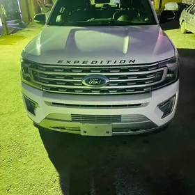 Ford Expedition 2021