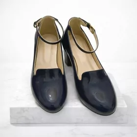 Лаковые туфли чернильного цвета