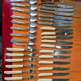 вилка лошка нож