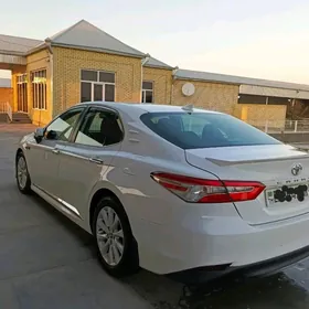 Toyota Camry 2020