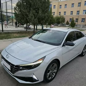 Hyundai Elantra 2021