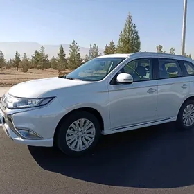 Mitsubishi Outlander 2022