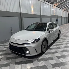 Toyota Camry 2025